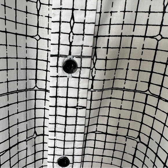 3/$20 💥 Guess Front Button Down Slim Fit Collared Shirt Black & White Plaid - Picture 7 of 13